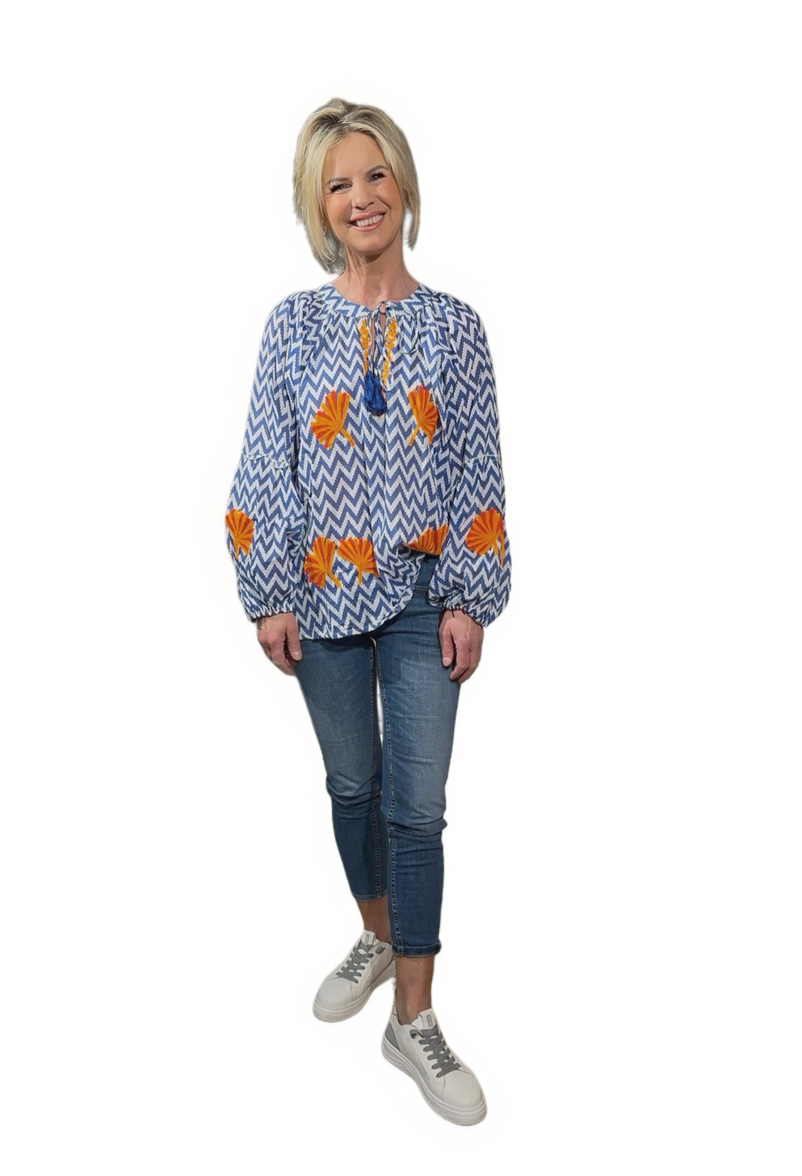 It- Pieces Bluse mit Zickzackmuster & floraler Stickerei blau