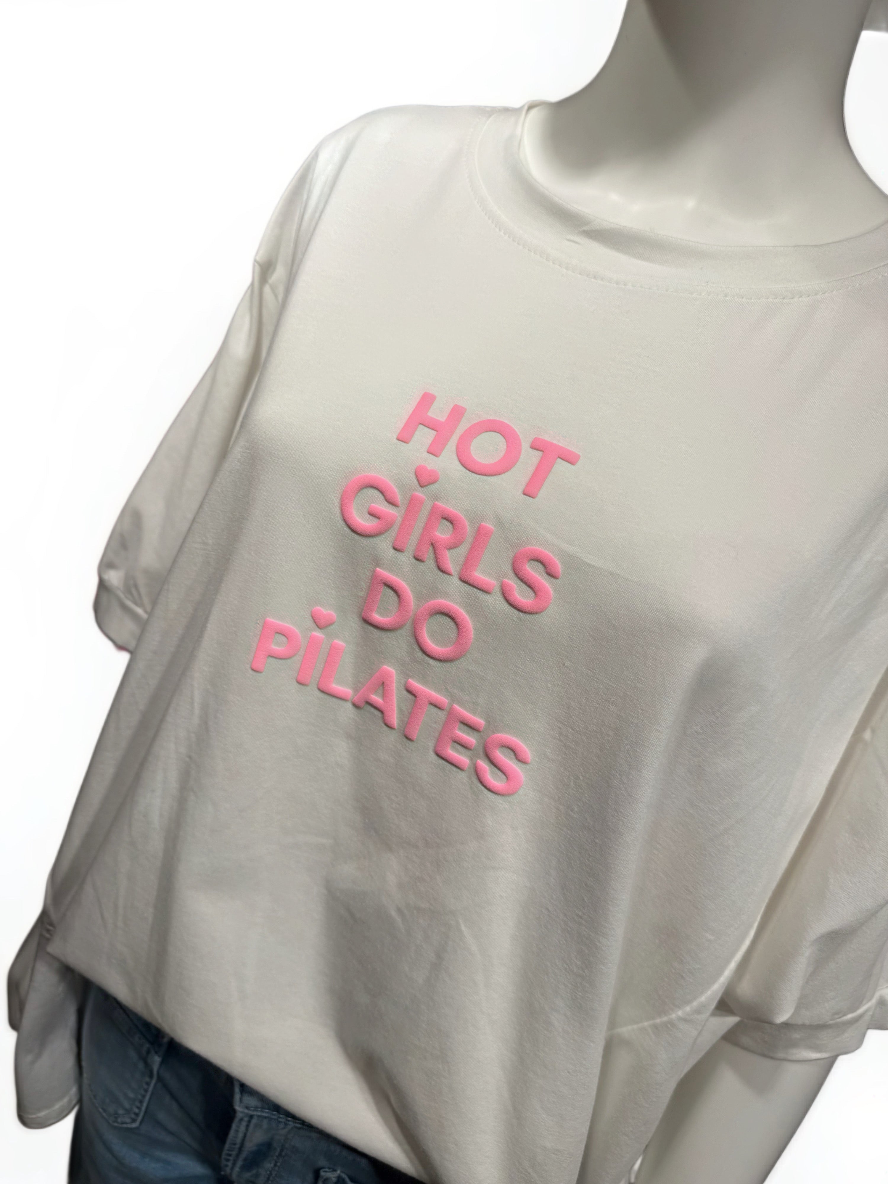 It-Pieces T-Shirt „Hot Girls Do Pilates“ – Offwhite
