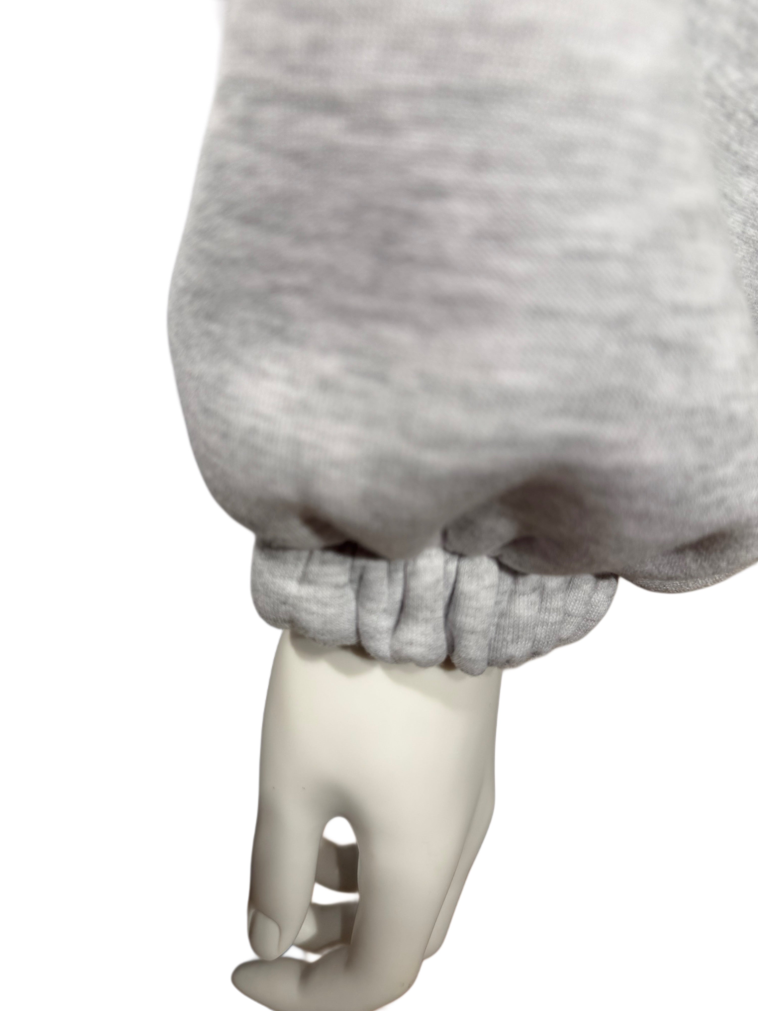 It-Pieces Sweater „LIEBE“ – Hellgrau mit hellblauem Rückenprint